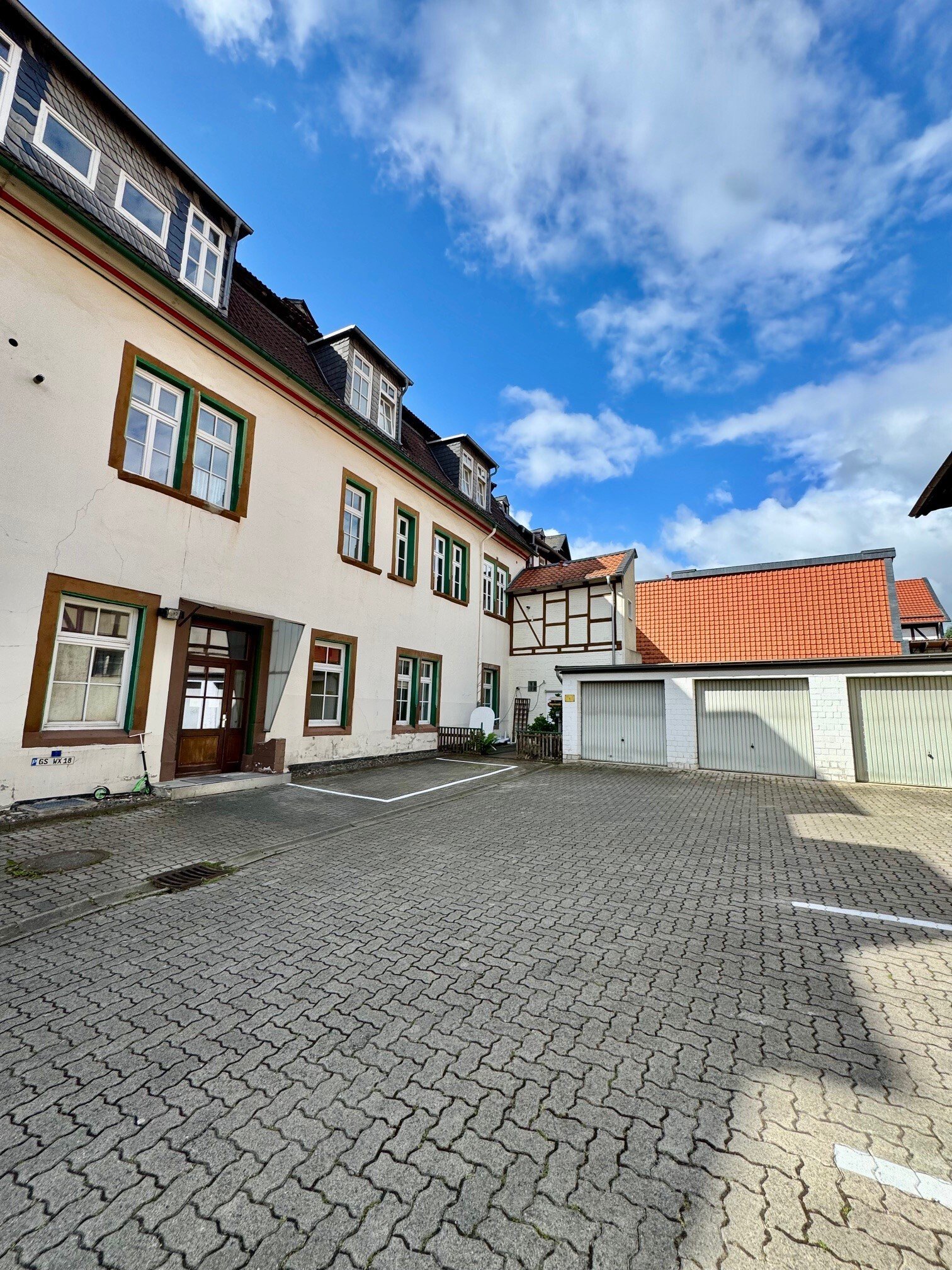 Goslar-Altstadt: Großzügige 5-Zimmerwohnung  