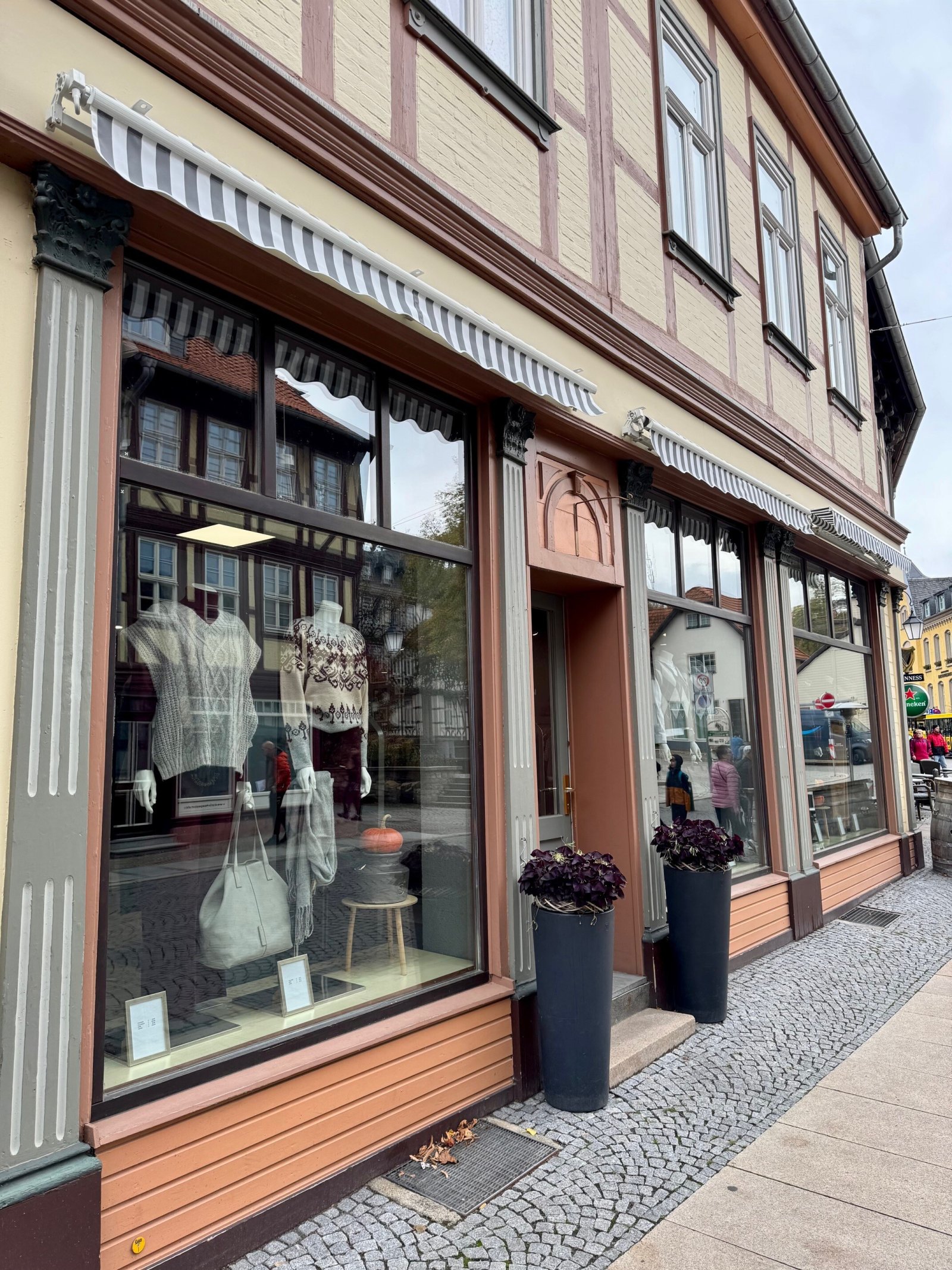 Großzügiges und Modernes Ladengeschäft in Zentraler Lage 