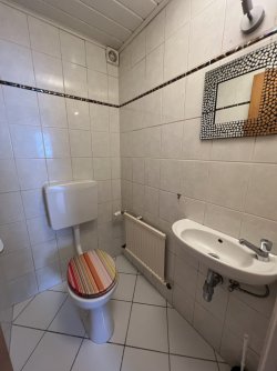 WC WC